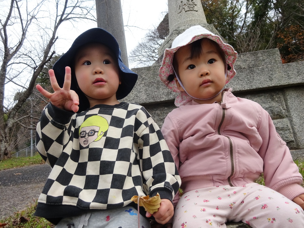 喜多の宮で遊ぶ子ども (10)