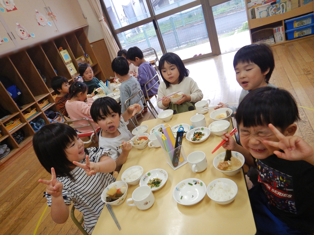 給食の様子