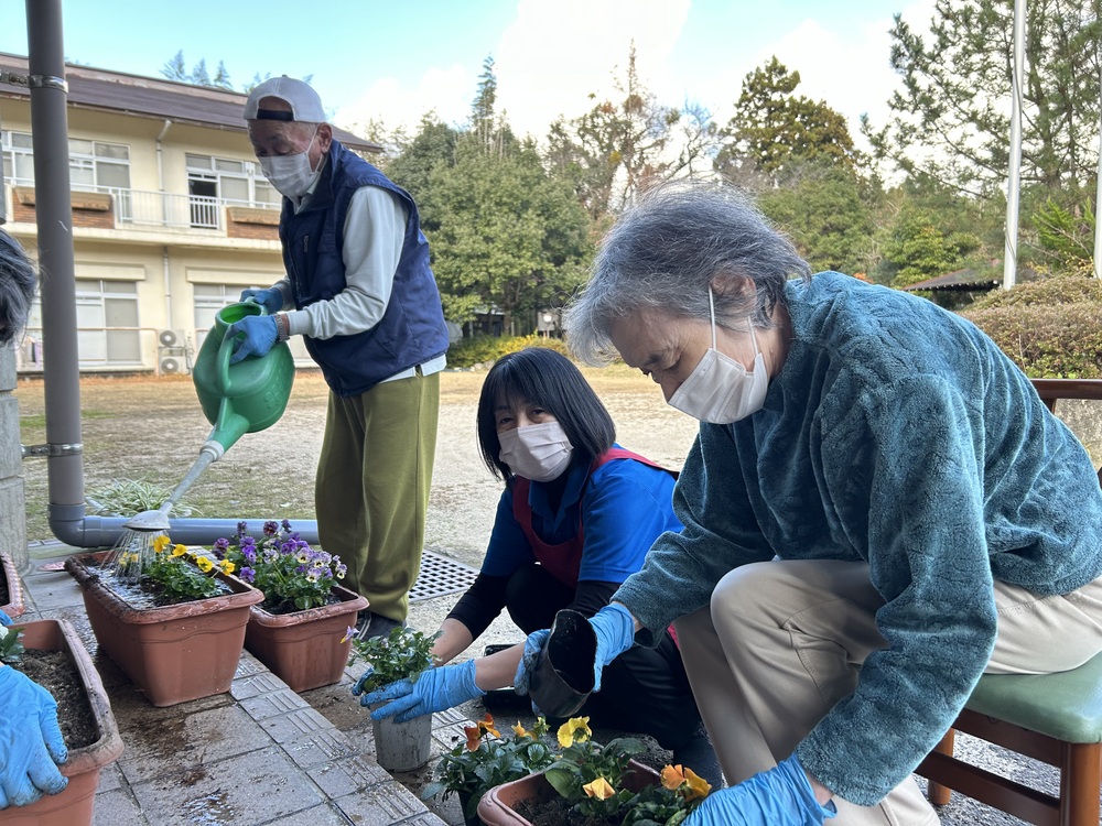 TさんとM職員寄せ植え