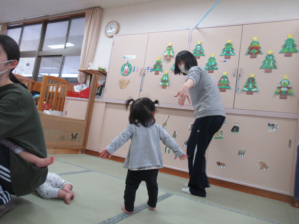 リズム運動をしている (8)