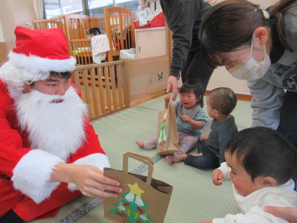 誕生会＆クリスマス会の様子 (12)