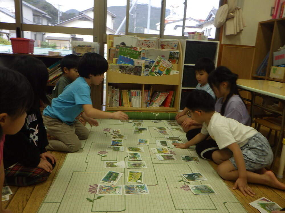 銀山かるたの様子