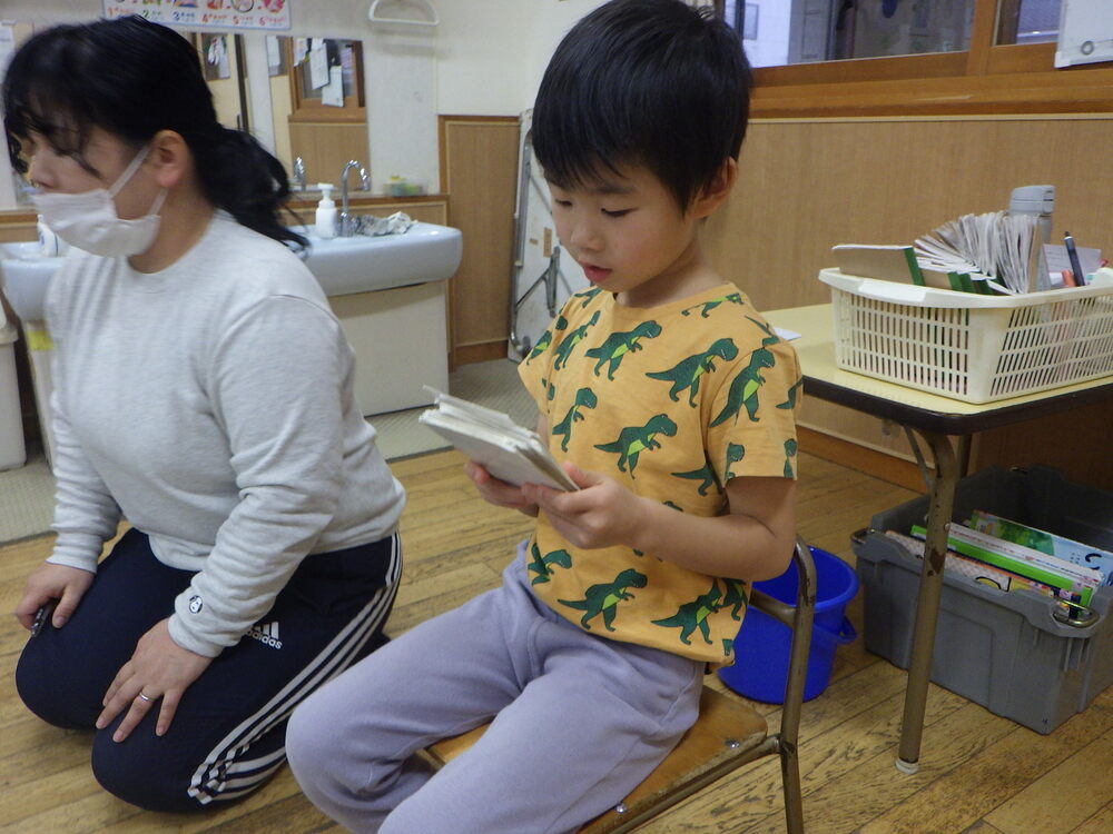 銀山かるたの様子