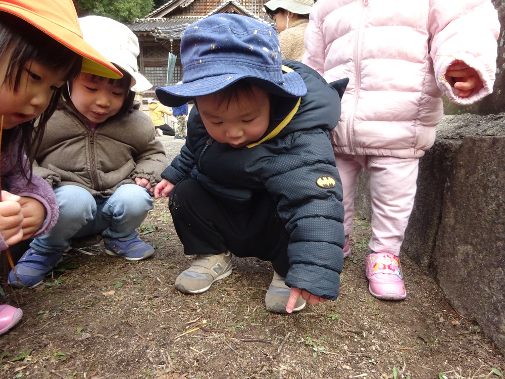 喜多の宮で遊ぶ子ども (7)