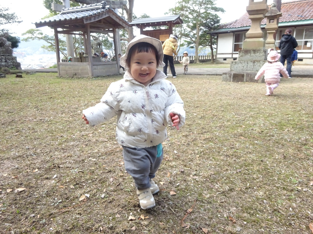 喜多の宮で遊ぶ子ども (9)