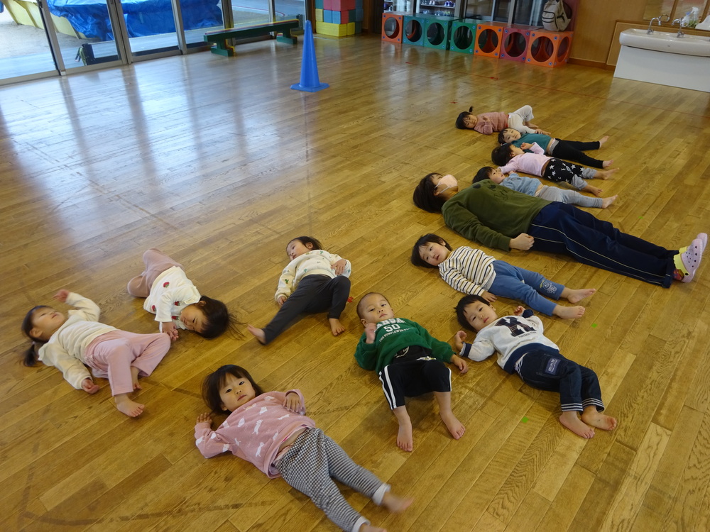 マラソンをしている子ども (9)