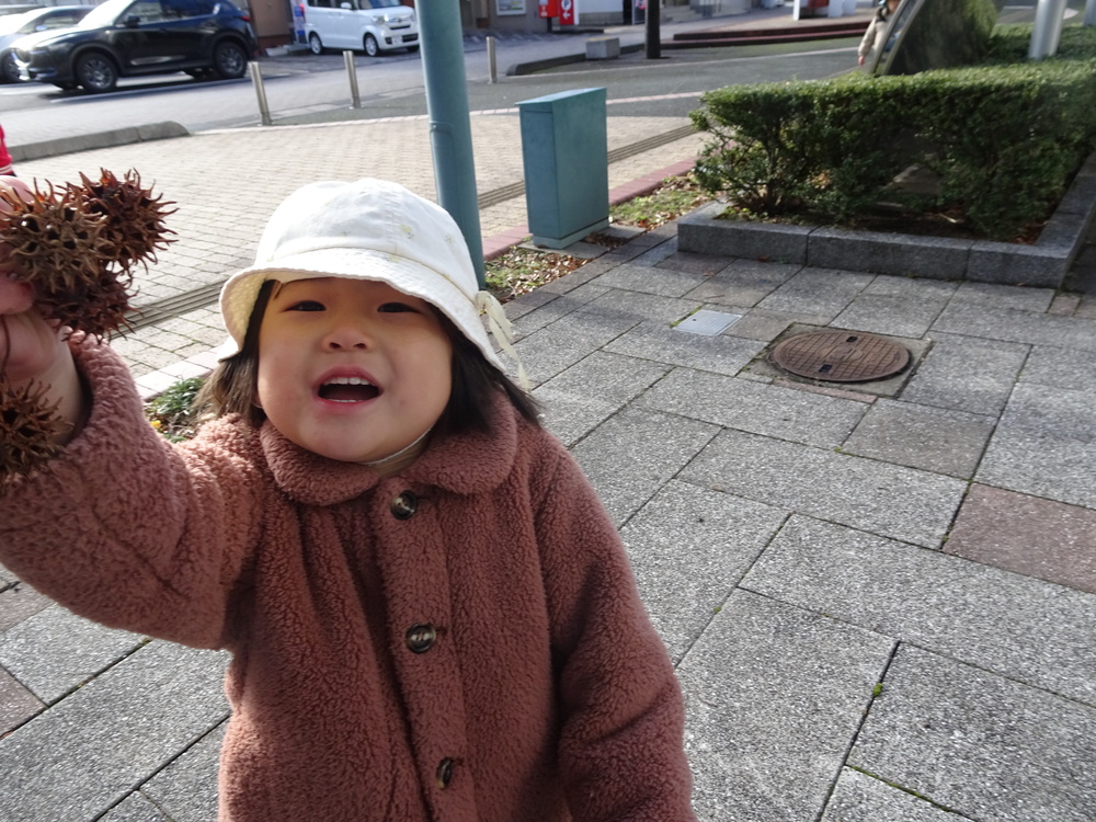 走って追いかけている (4)