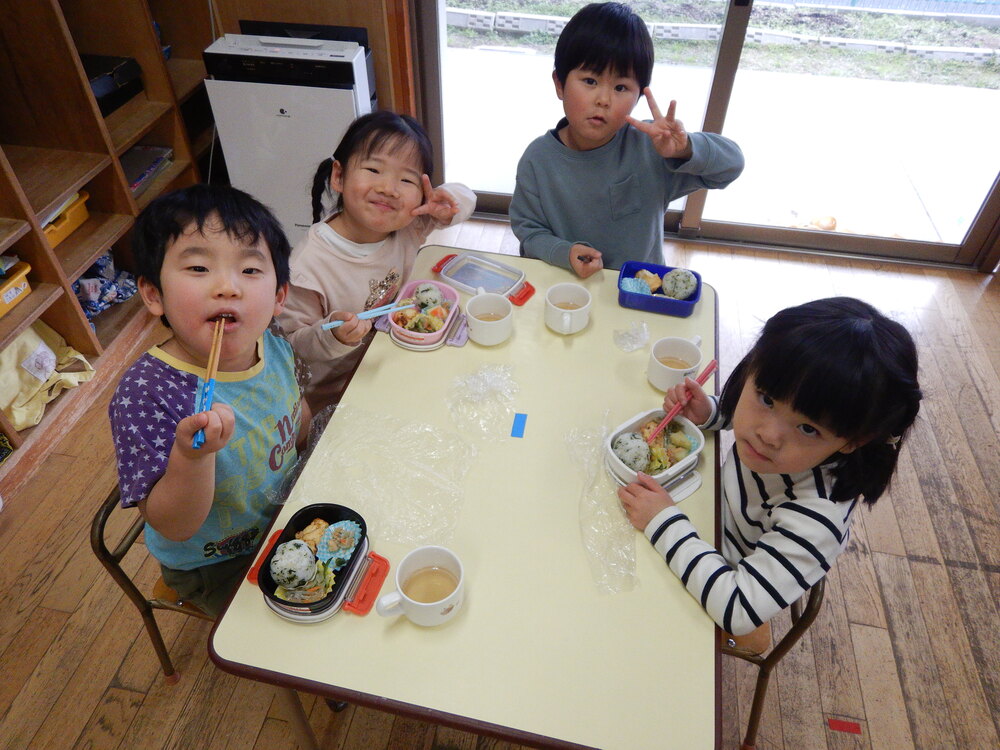 食べる５