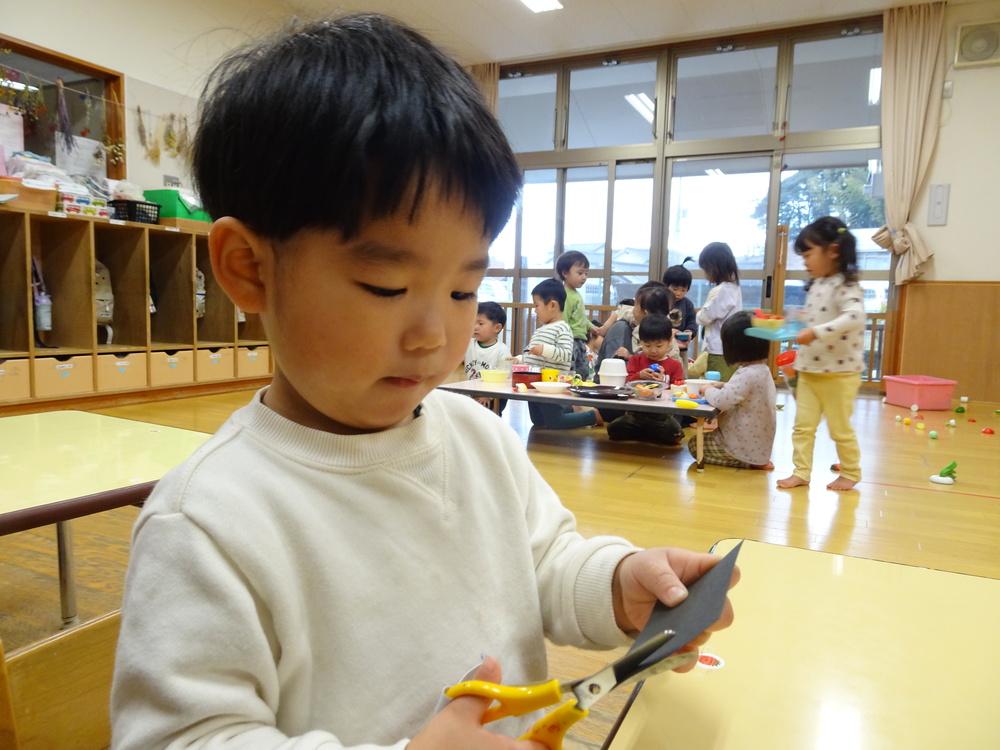 ハサミとのり (2)