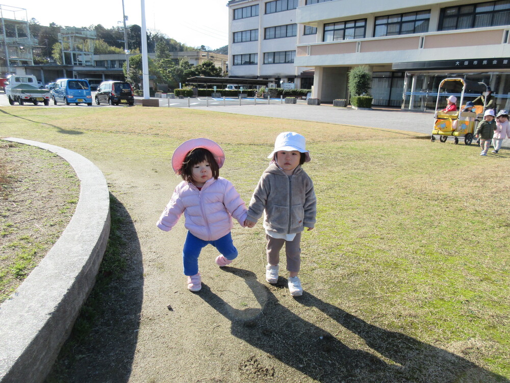 お散歩の様子(市民会館)