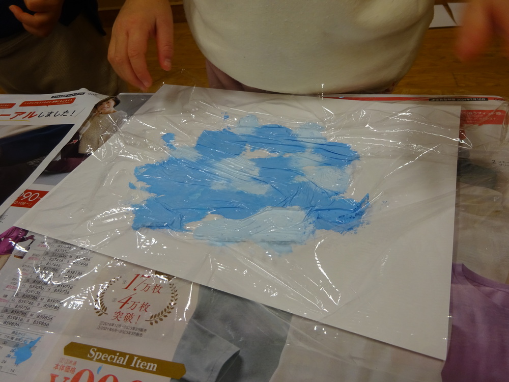 鬼のお面を作る所 (3)