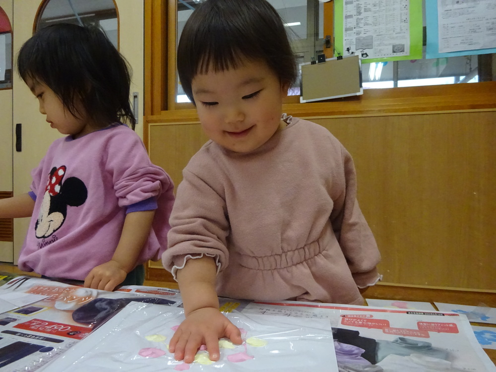 鬼のお面を作る所 (8)