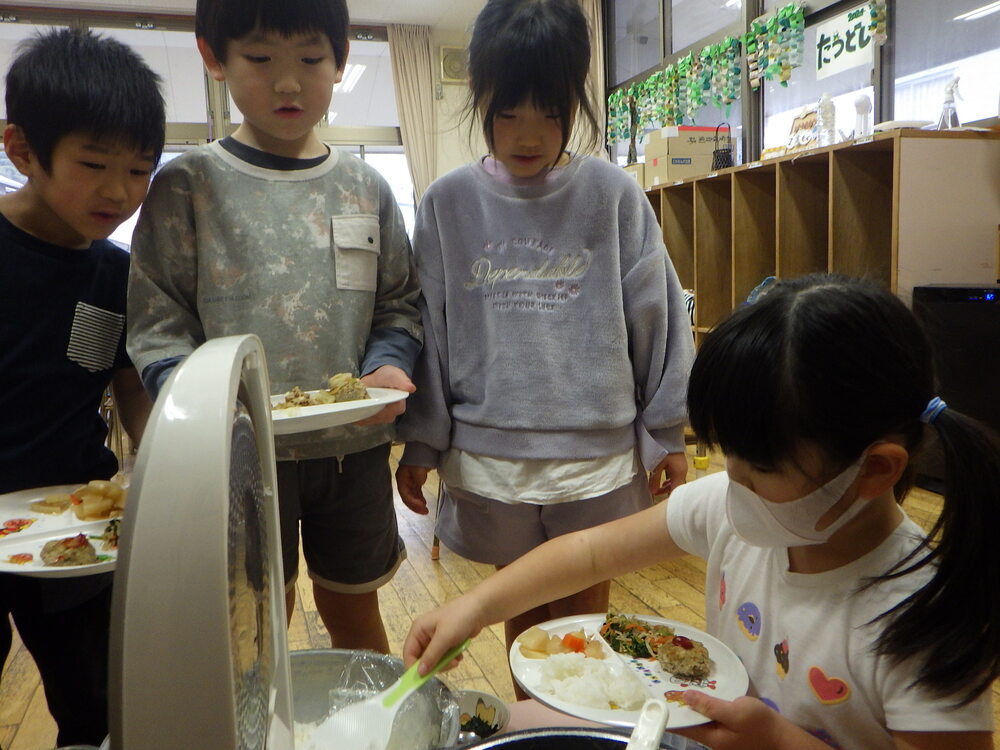 配膳の様子