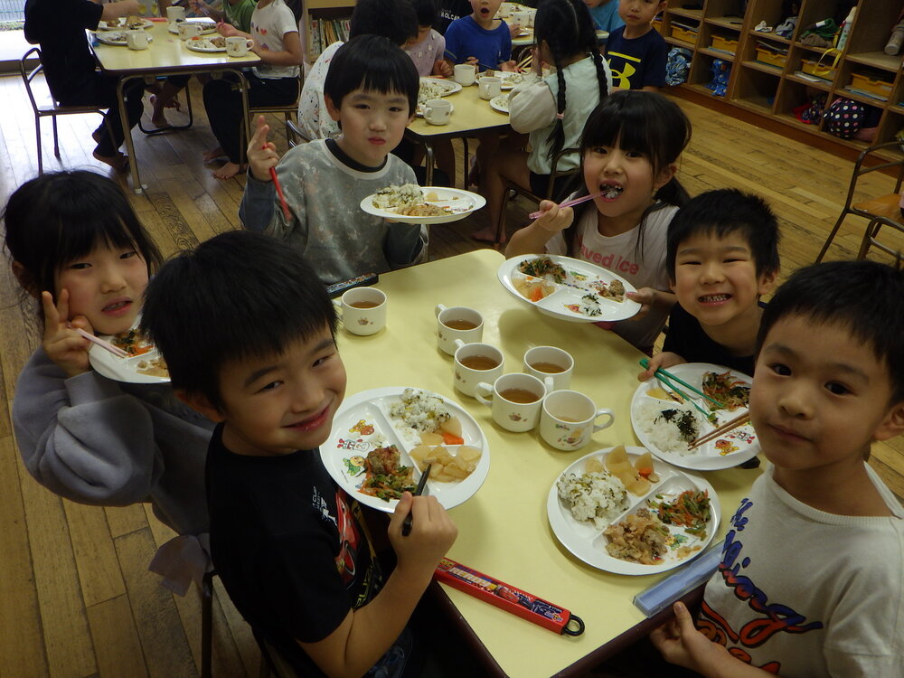 給食の様子