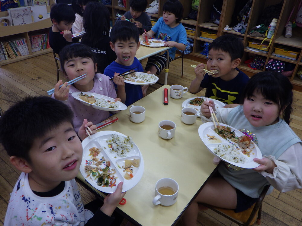 給食の様子