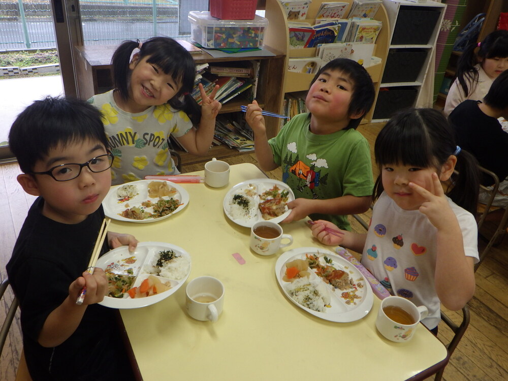 給食の様子