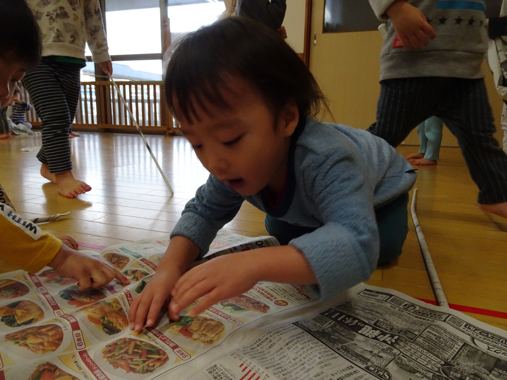 新聞紙遊び (5)