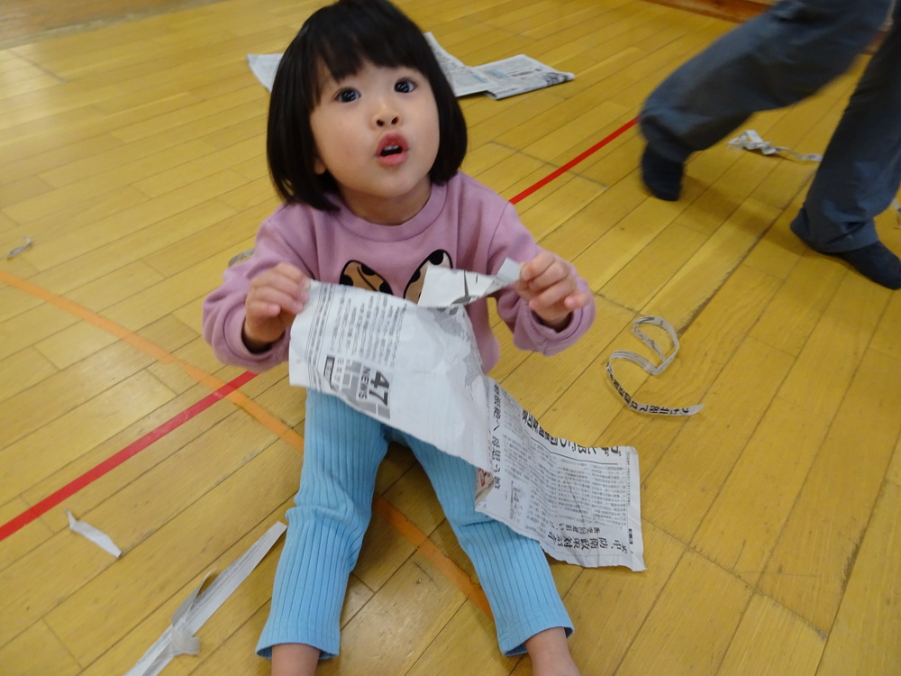 新聞紙遊び (7)