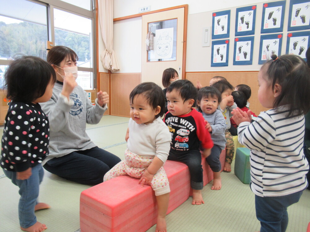 プラフォーミングで遊んでいる様子 (4)