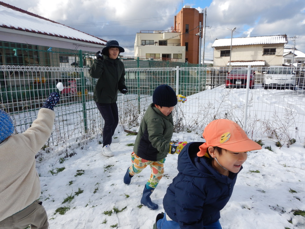 雪遊び