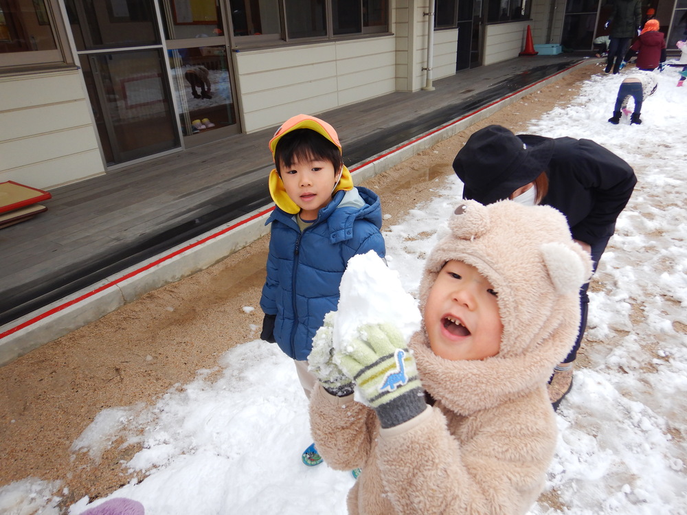 雪遊び