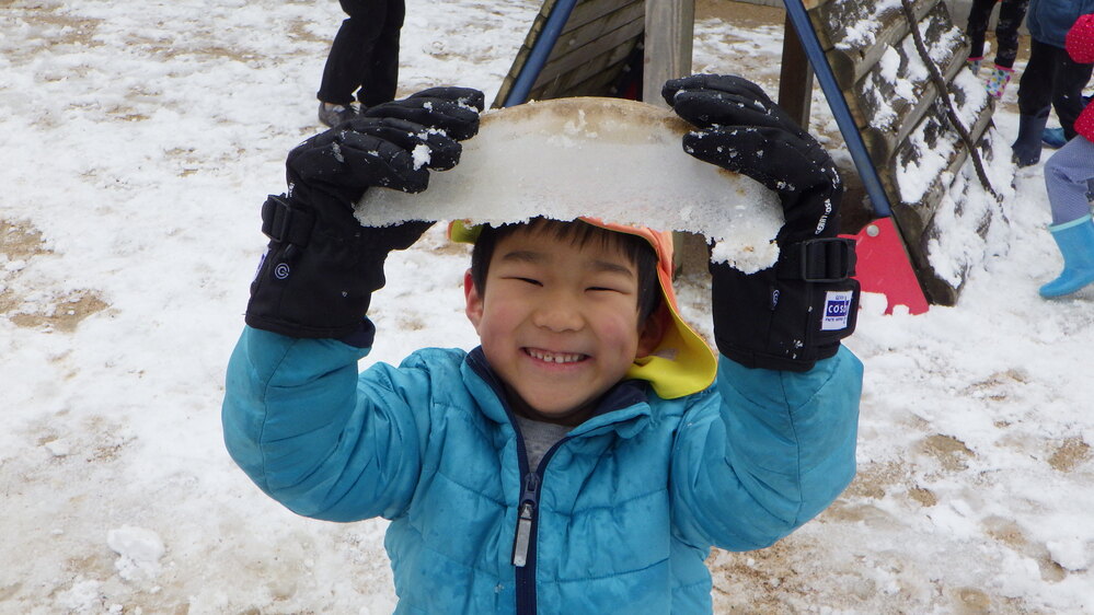 雪遊びの様子