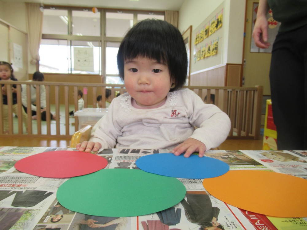 鬼の製作をする子ども (7)