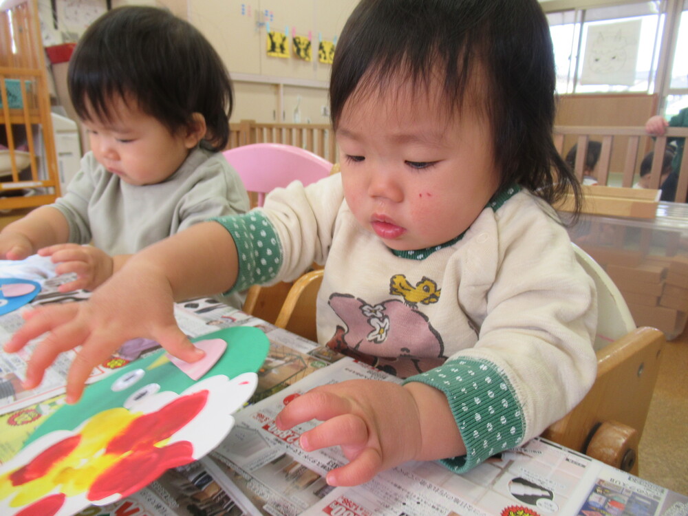 鬼の製作をする子ども (9)