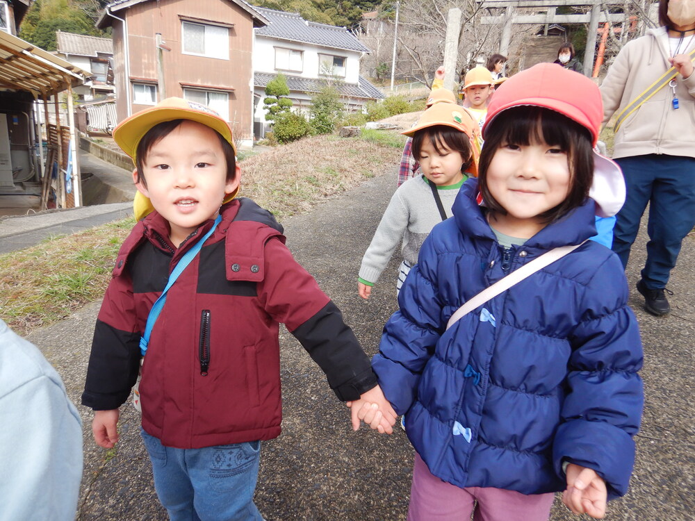 ひこうき組さんとてを繋いで