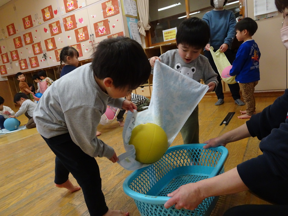 ボール遊び (5)