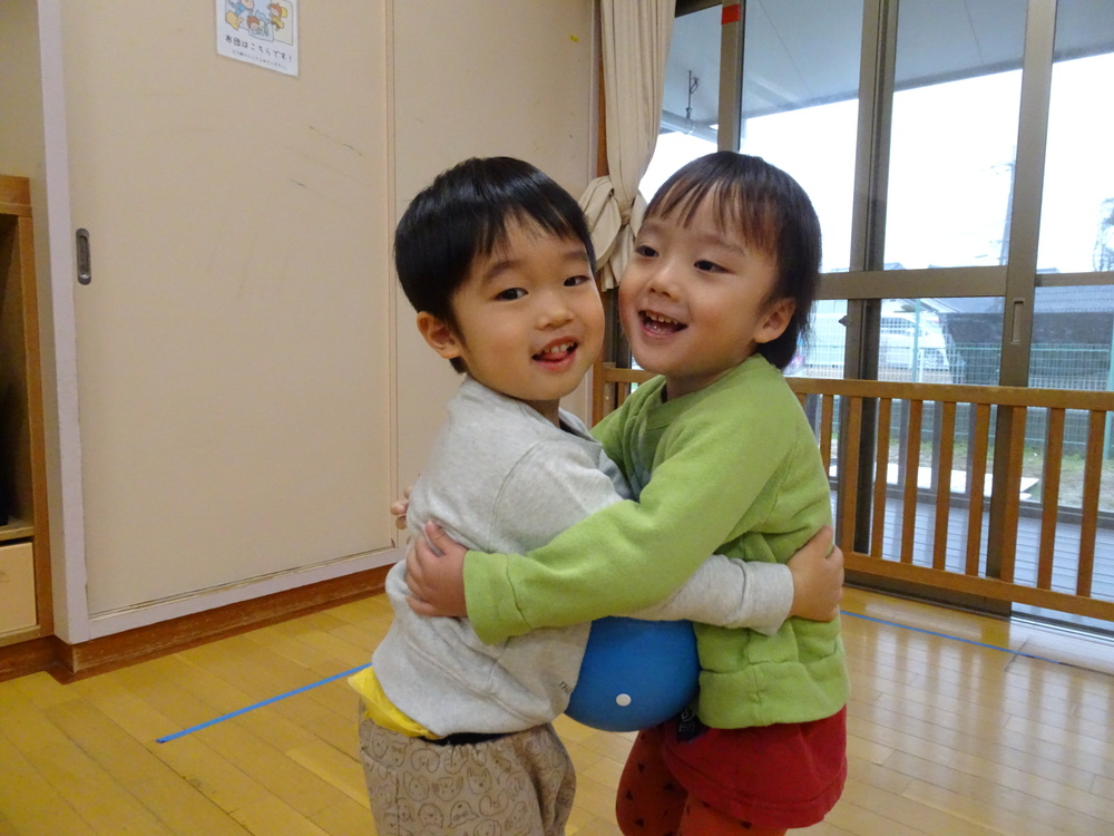 ボール遊び (2)