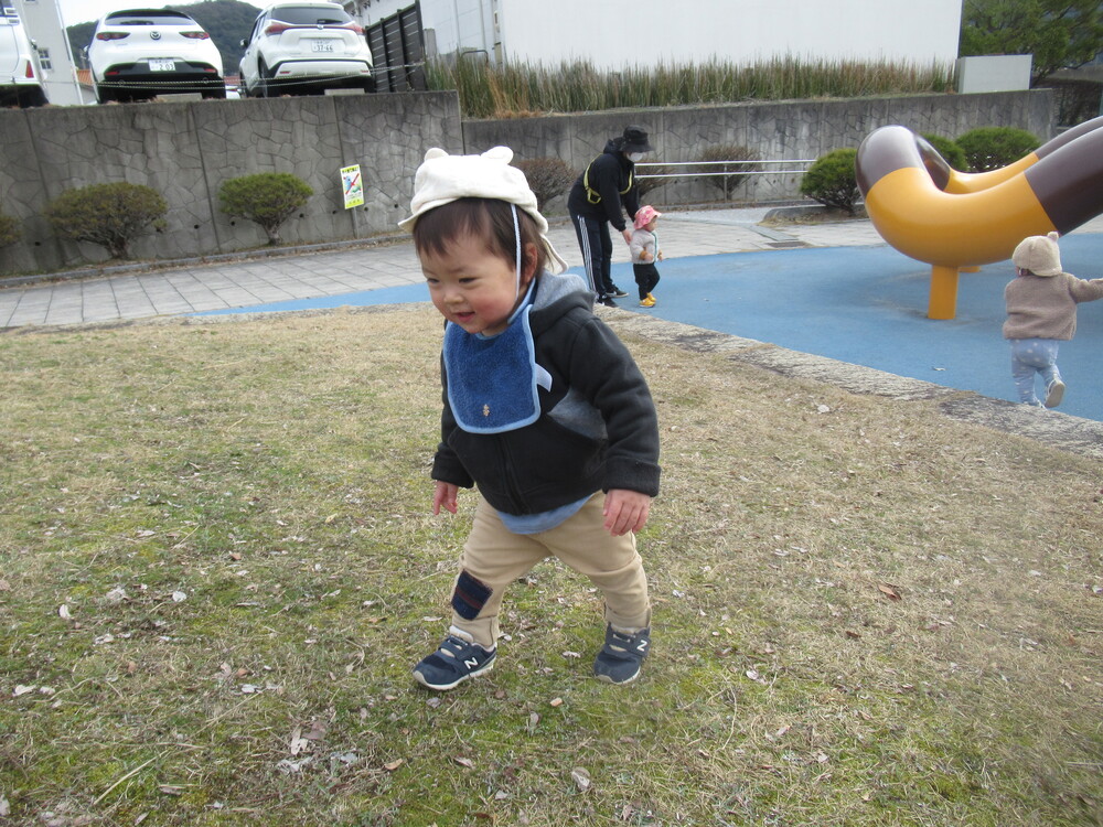 あすてらす公園で遊んでいる様子 (8)