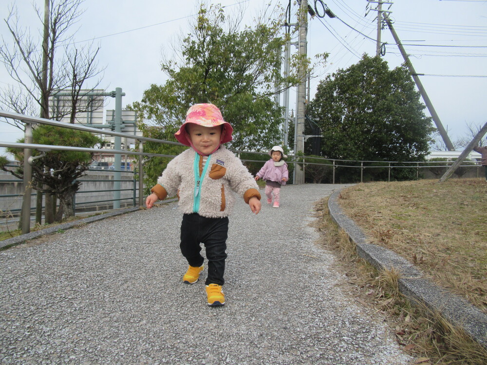 あすてらす公園で遊んでいる様子