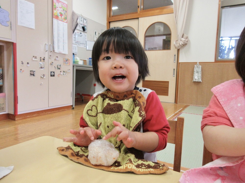 お弁当ごっこの様子