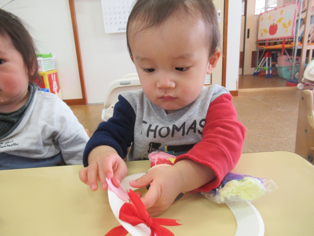 ひな祭りの製作をしている様子 (8)