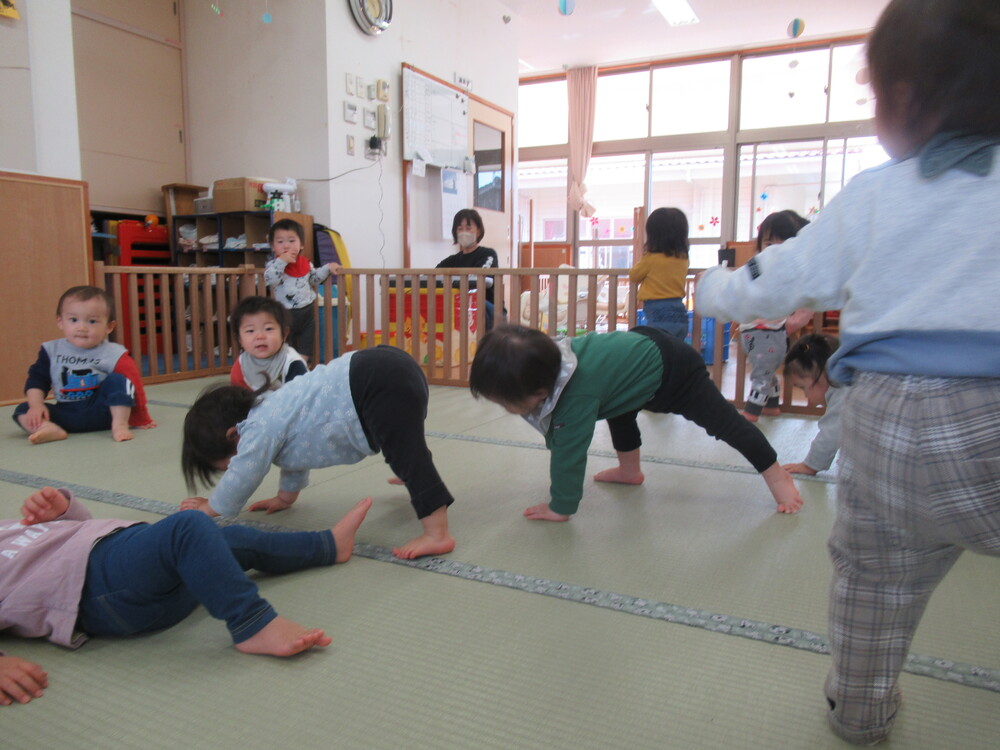 リズム運動をしている様子 (3)