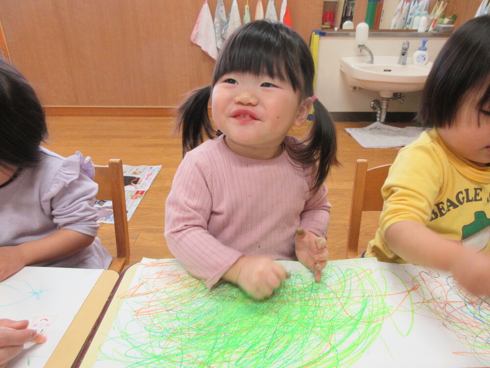 お絵描きの様子 
