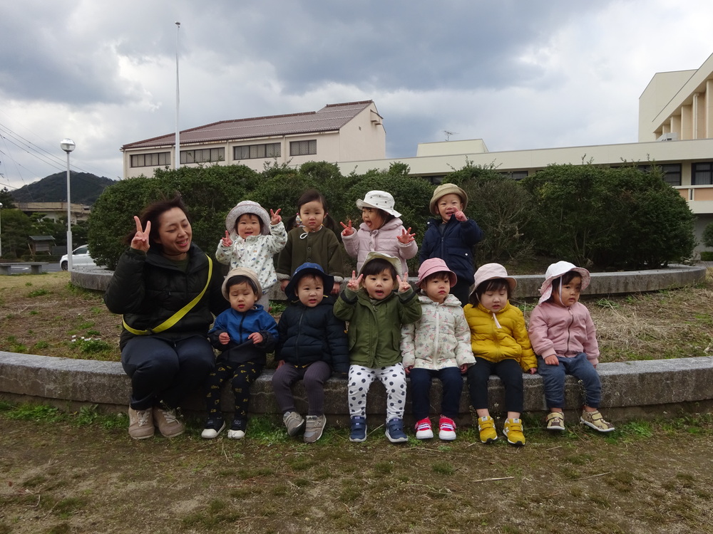 市民会館で遊ぶ子ども (6)