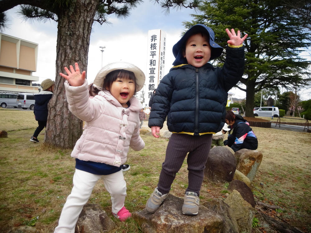 市民会館で遊ぶ子ども (11)