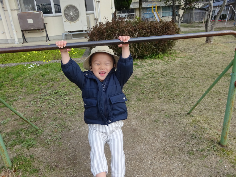 大田小学校で遊ぶ子ども (1)