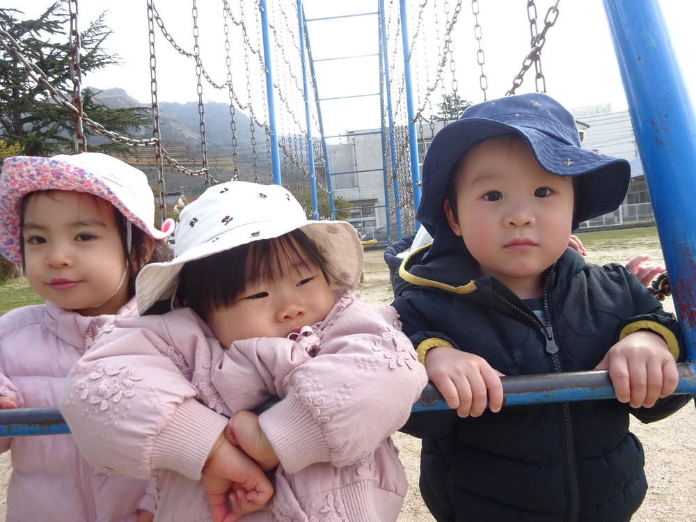 大田小学校で遊ぶ子ども (3)