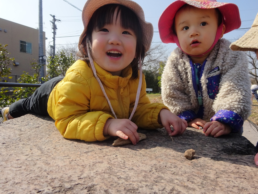 消防署横広場で遊ぶ子どもたち (8)