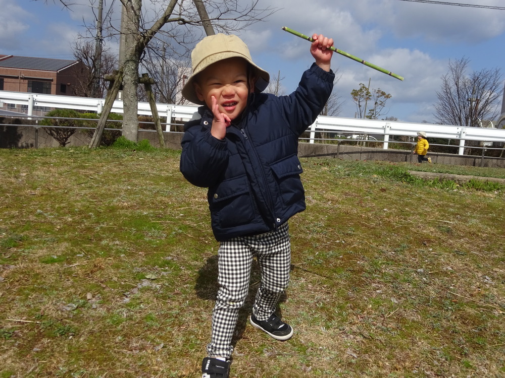 公園で遊ぶ様子