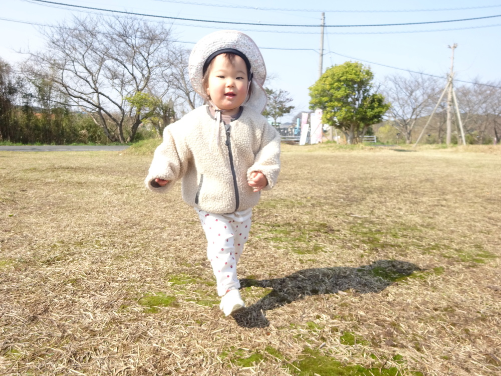 消防署横広場で遊ぶ子ども (2)