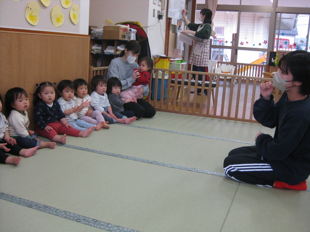 室内遊びの様子 (2)