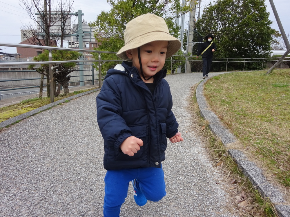 あすてらす公園で遊ぶ子ども (4)