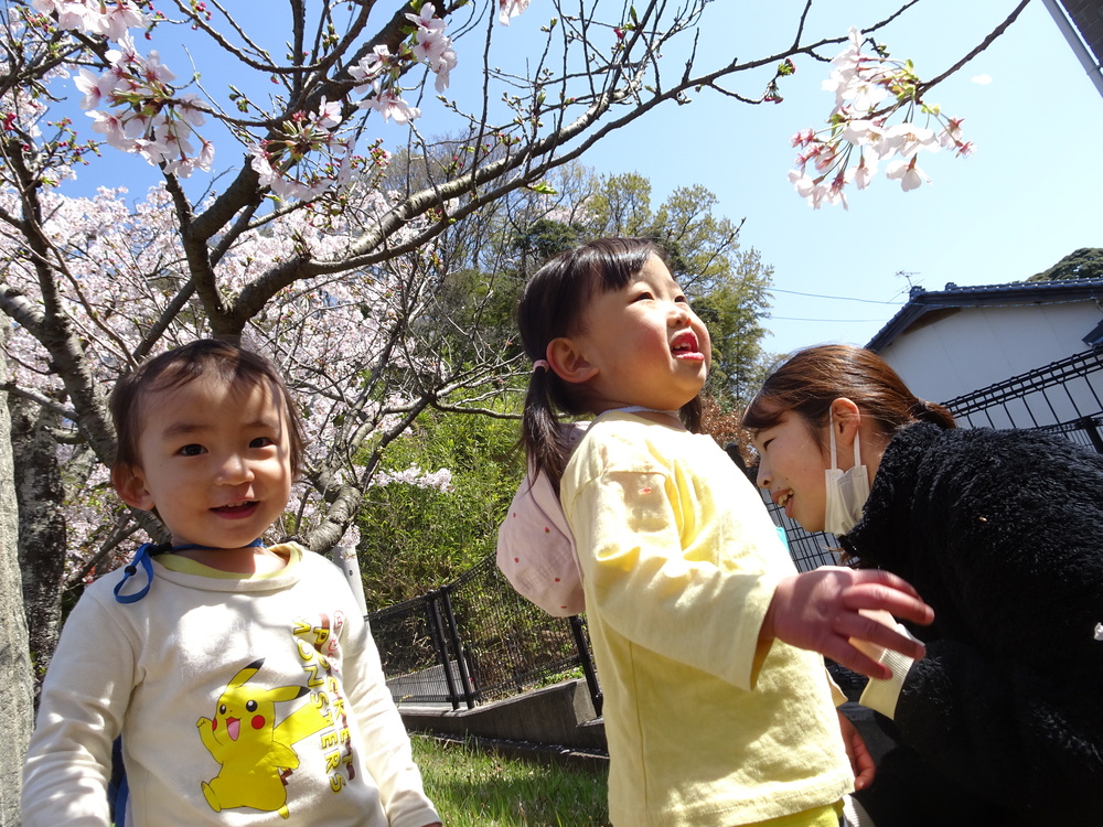 喜多の宮で遊ぶ子ども (5)