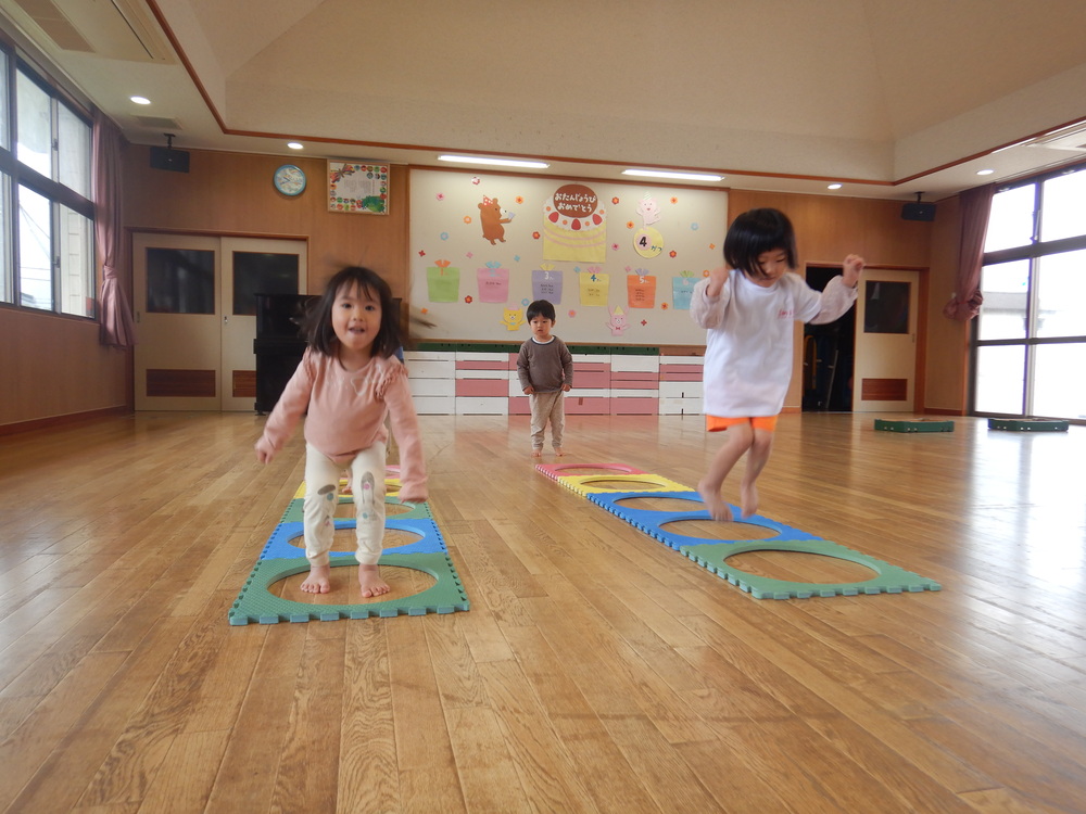 両足ジャンプ