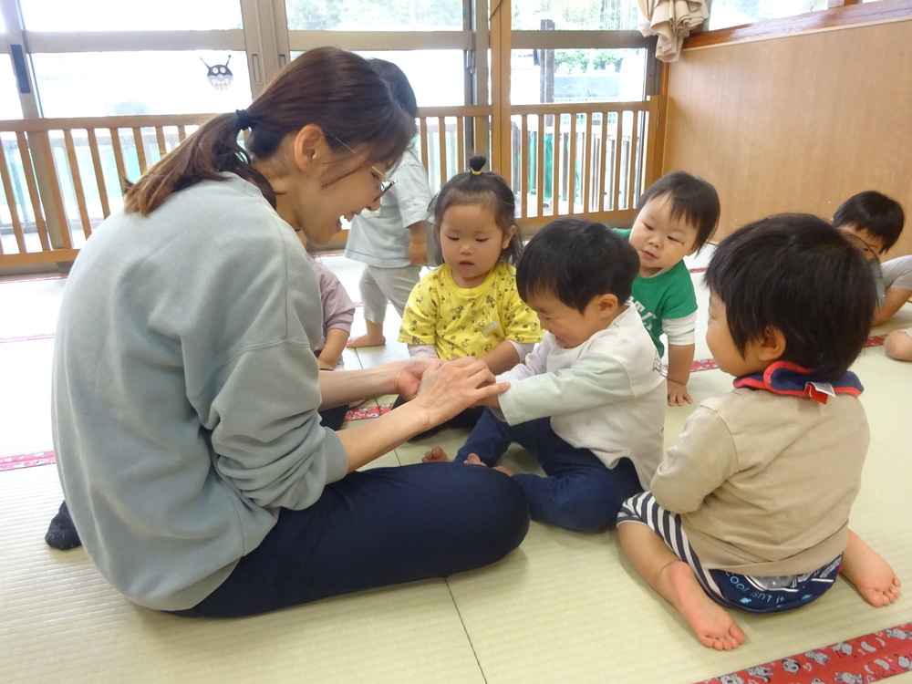 ふれあいあそび (2)