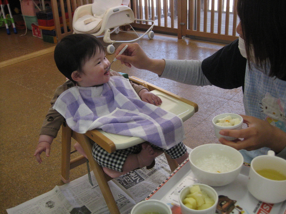 ご飯を食べている様子